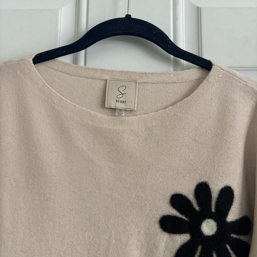 Sioni Cream Sweater w/Black Floral Appliqués, Size Small - Picture 11 of 15